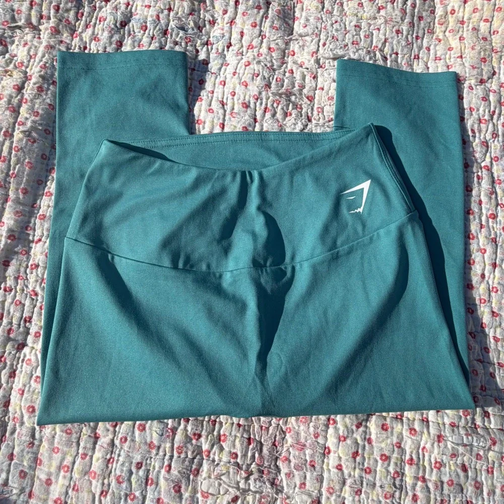 Gymshark Womens High Waisted Cropped Leggings Teal Green Size M Workout Yoga - Picture 3 of 5